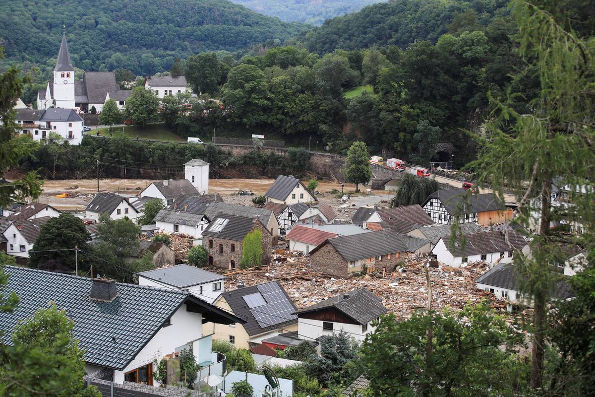 U Nizozemskoj spašena krava koju je poplava odnijela 100 kilometara od njene farme