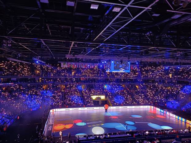 FOTO Arena krcata za Island! Pogledajte emotivnu poruku navijača: Nismo zaboravili '91.