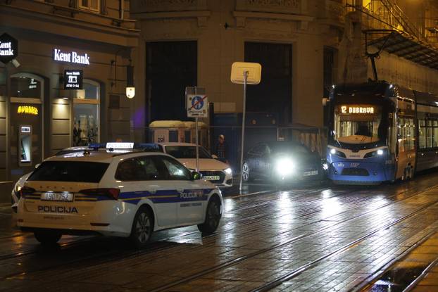 Zagreb: Veliki zastoj tramvaja u Ilici zbog prometne nesreće između automobila i tramvaja