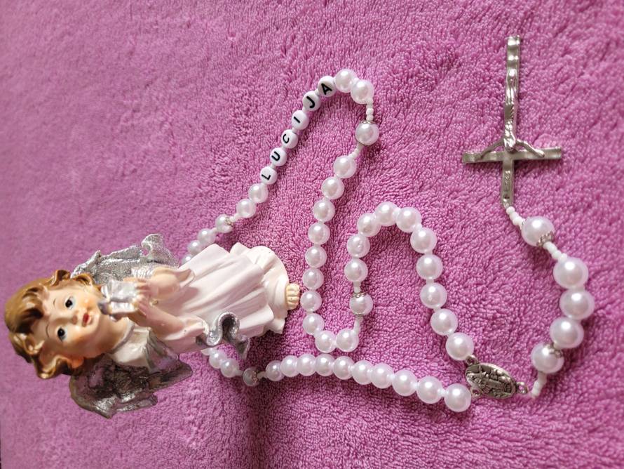 Krizme i pričesti postale su kao mala svadba: Gosti će uz poklon u kuvertu staviti po 200 eura