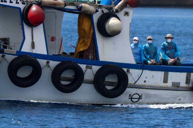 Cruise ship MV Hondius arrives at the port of Granadilla de Abona after being affected by a hantavirus outbreak, in Tenerife