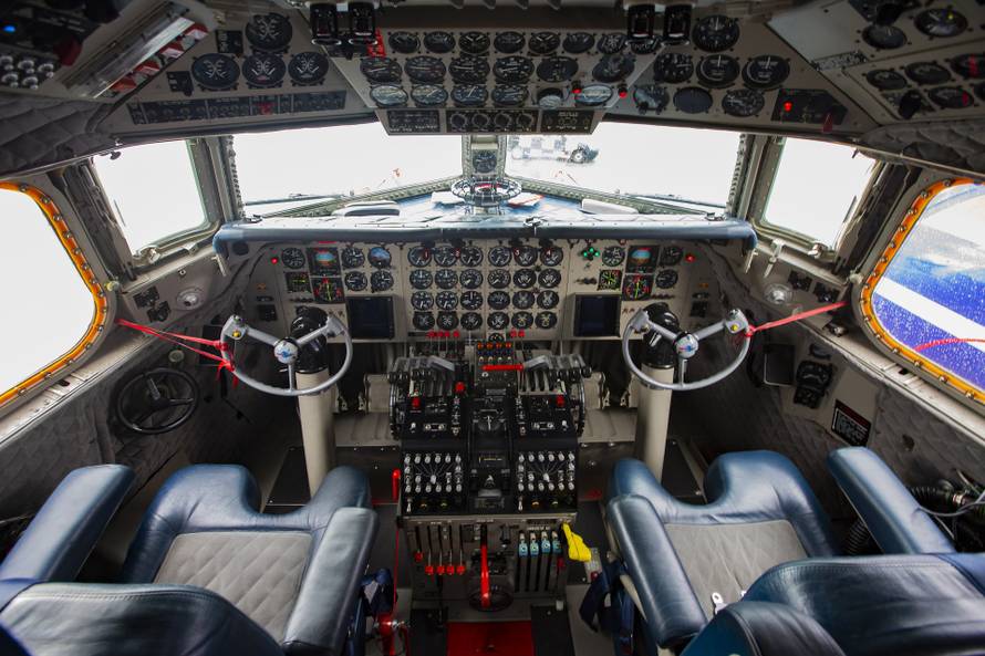 Red Bull u Mostaru organizirao obilazak zrakoplova Douglas koji je koristio Josip Broz Tito