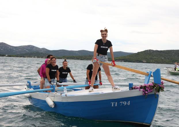 FOTO Ženska regata u Betini oduševila mještane i turiste