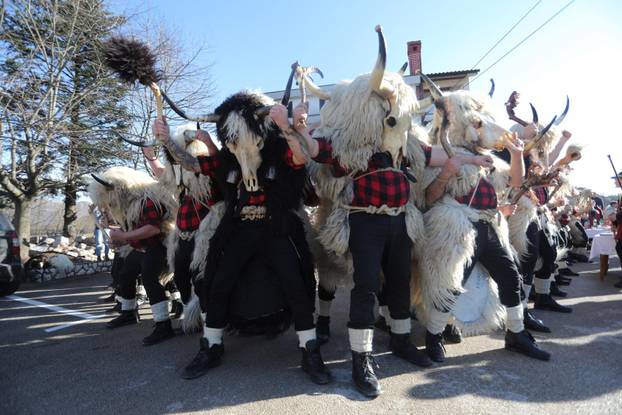 Grobnički dondolaši obilaze sela na Grobinštini.