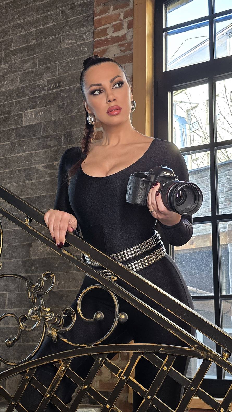 Žanamari glumi u novom spotu folk pjevača: Pogledajte ga...