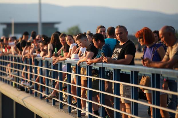 Zagreb: Veliki broj građana pratit će koncert sa savskog nasipa i Mosta slobode