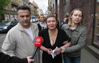Mirjanu Pukanić policija je u lisicama izvela iz stana