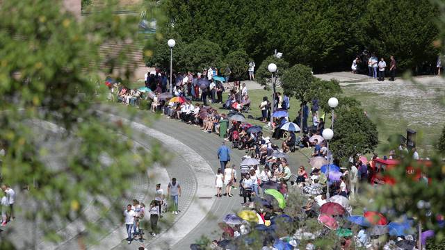 Policija vozačima: Sutra pazite na hodočasnike na cestama