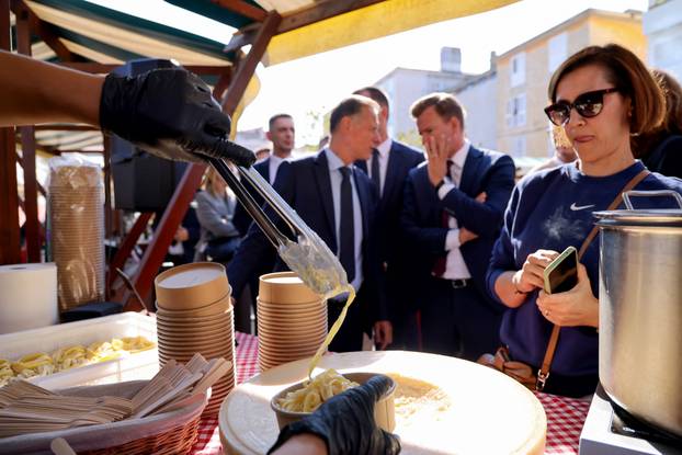 Zadar: Predsjednik Hrvatskog sabora Gordan Jandroković obišao je manifestaciju pod nazivom „Pijat na Pijaci“ 