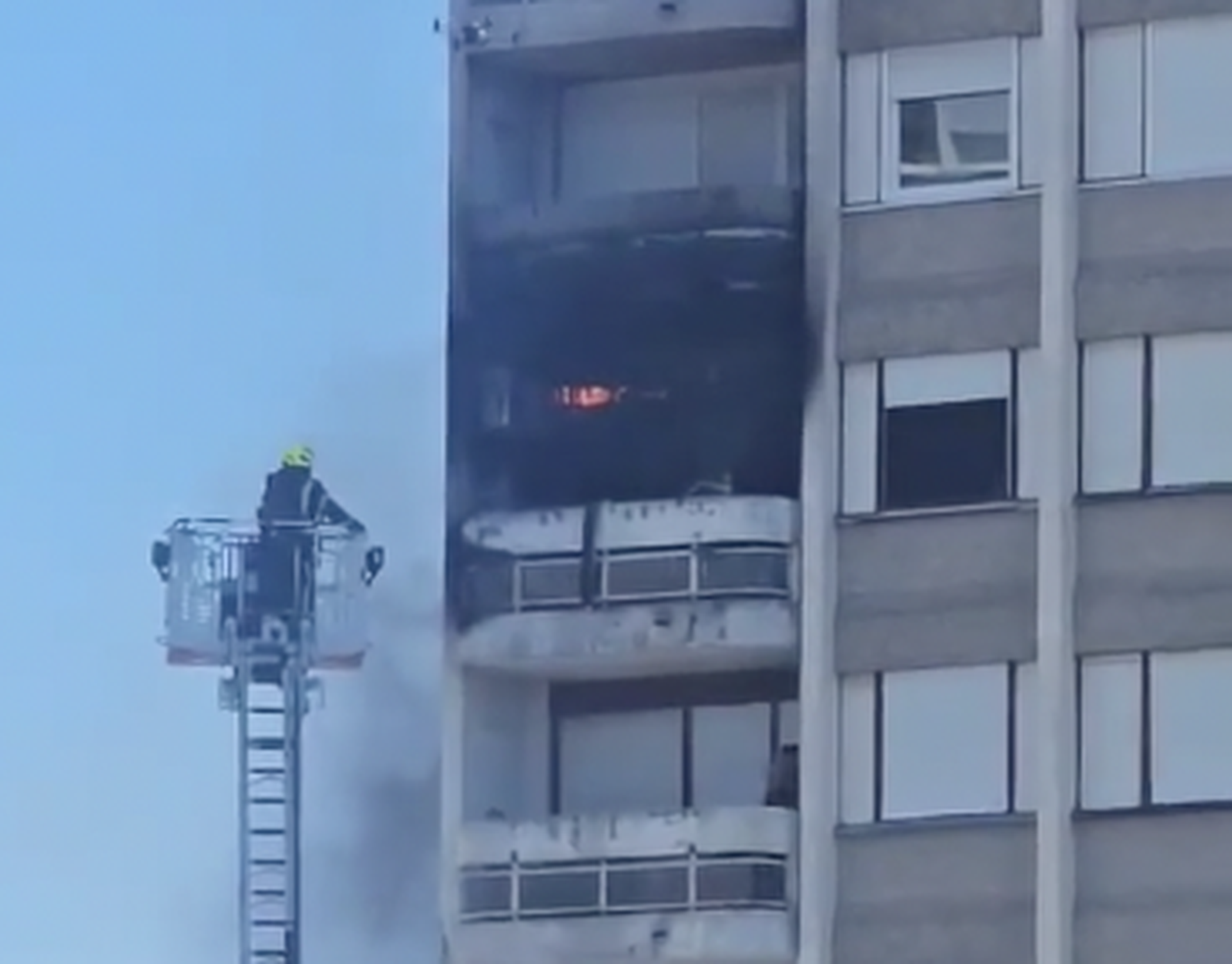 FOTO Buktinja gutala stan u Zagrebu: Brzom intervencijom vatrogasci spriječili širenje!