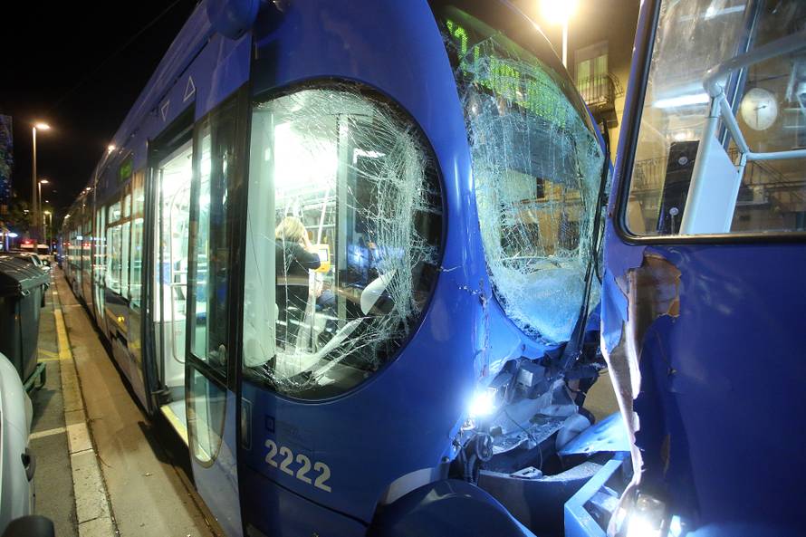 Sudarili se dva tramvaja i auto u Zagrebu: Ima ozlijeđenih ljudi
