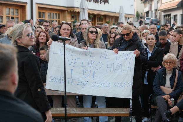 Građani Tešnja zapjevali Halidovu pjesmu o njihovom mjestu "Iznad Tešnja"