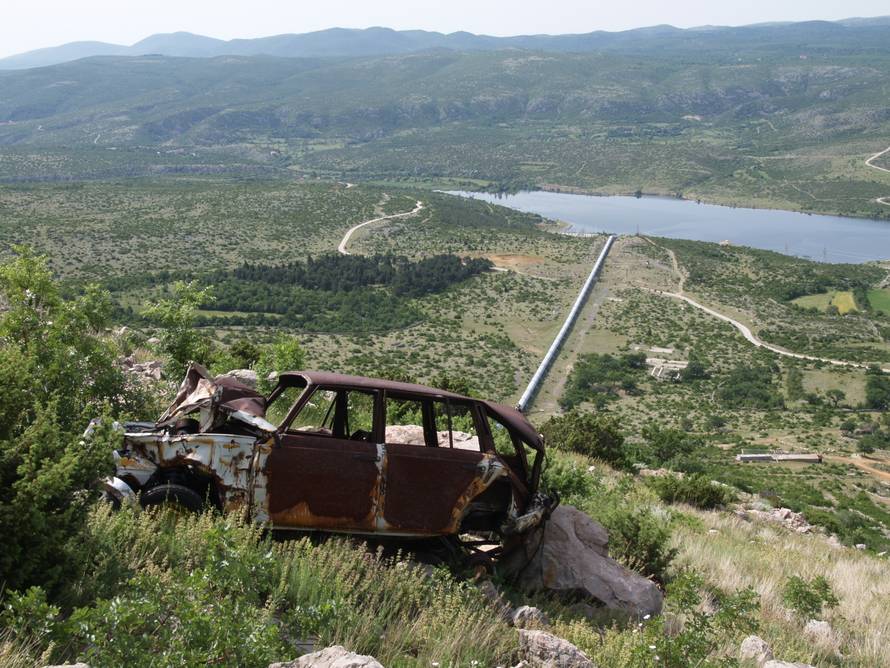 'Do sada smo iz prirode izvukli 16.000 automobilskih olupina'