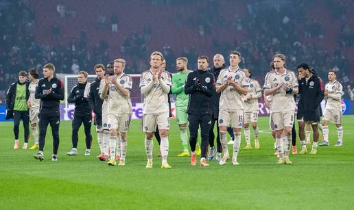 VIDEO PSV i Ajax remizirali u derbiju, Josip &Scaron;utalo nastupio