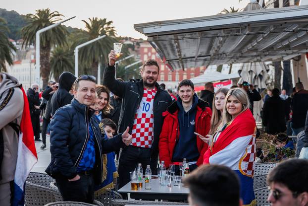 Split: Atmosefra na splitskoj rivi uoči početka utakmice UEFA Lige nacija Hrvatska - Francuska