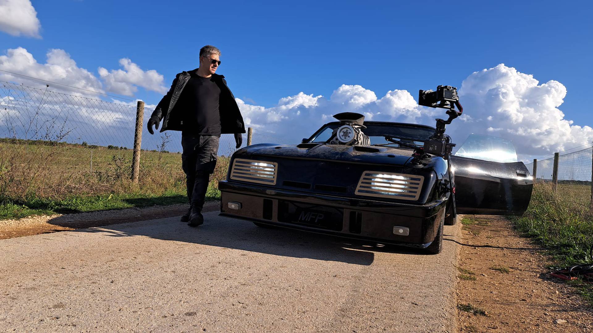 Auto 'Mad Maxa' kod Zadra: 'U svijetu ih ima samo 50. Buka je neopisiva, pa on riga vatru'