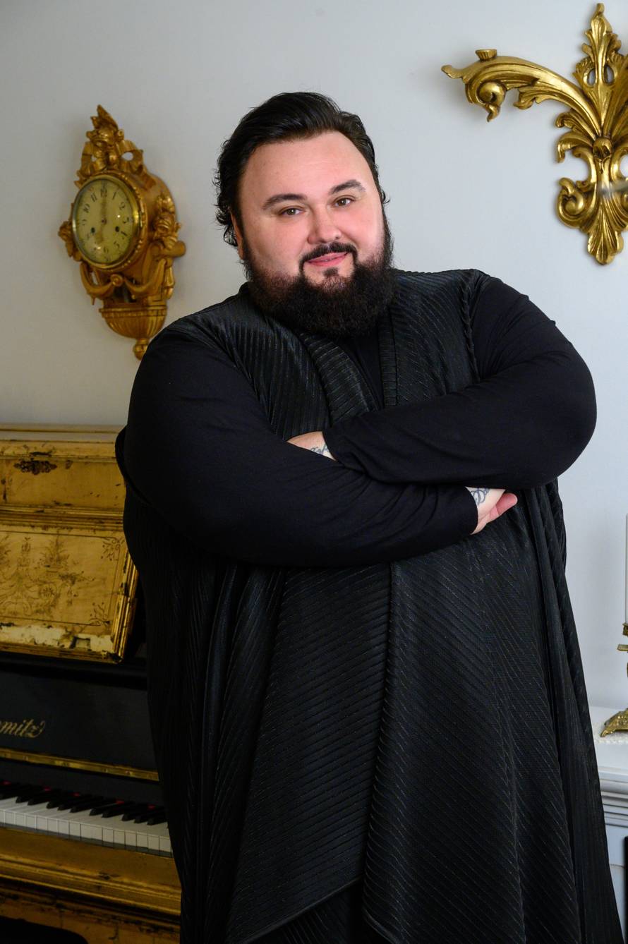 Znaš li tko sam? Trebao je biti frizer, ali glazba je bila draža!