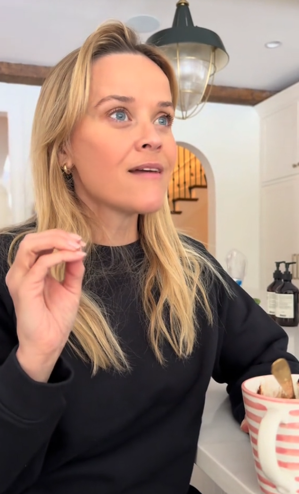 Reese Witherspoon zgrozila je fanove: Ugrabila snijeg s auta pa s njim napravila desert...