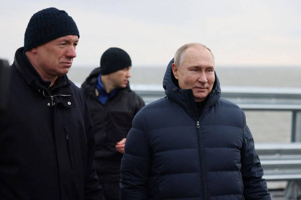 Pogledajte kako se Vladimir Putin Mercedesom provozao preko Krimskog mosta