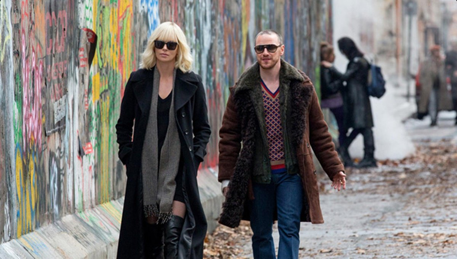 Charlize je akcijska zvijezda: Atomska plavuša slama kosti