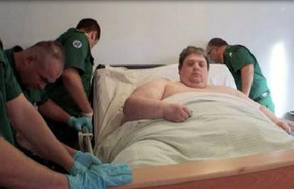 Britanac (42) je novi najdeblji čovjek na svijetu, teži 368 kg