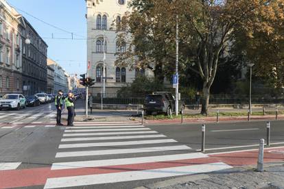 FOTO Kaos u centru Zagreba: Tri auta se sudarila na raskrižju