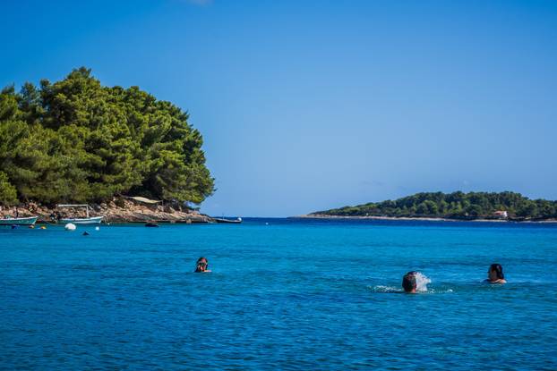 Vela Luka: Uvala Slatina