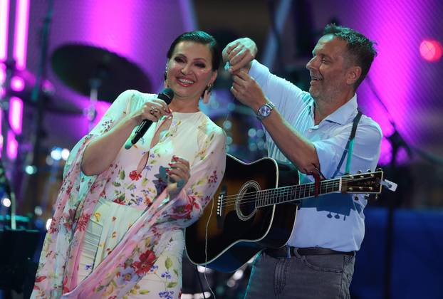 Vela Luka: Održan koncert "Trag u beskraju" posvećen Oliveru Dragojeviću
