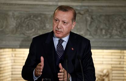 Recep Erdogan u Parizu u nadi da će obnoviti veze s EU-om