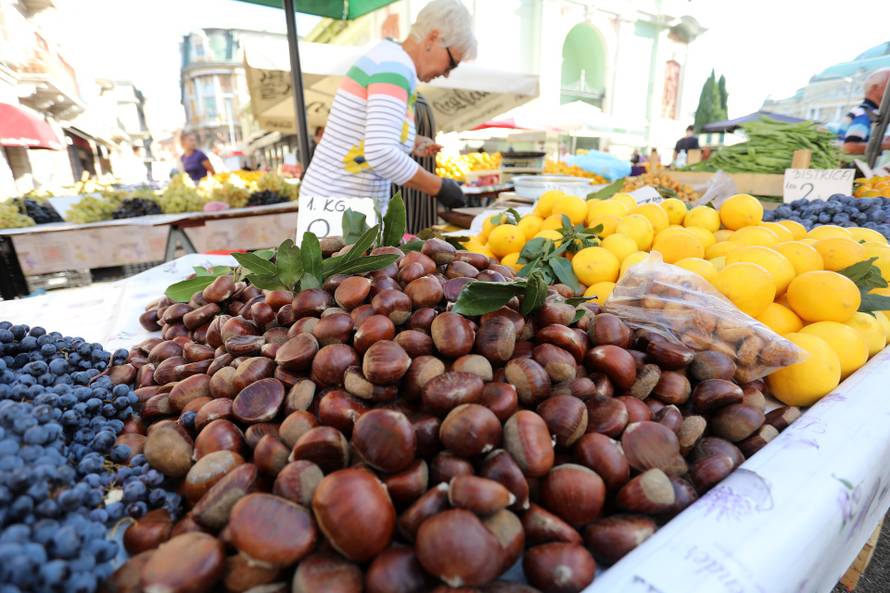 Rijeka: Maruni na rijeckoj trznici po 8 eura