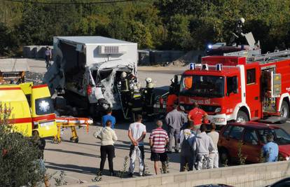 Sudarila se tri vozila kod Trilja: 'Nešto mi nije dobro s nogama'