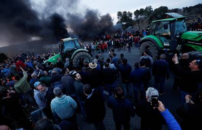 Poljoprivrednici blokiraju autoceste u Španjolskoj: Svi u EU imamo iste probleme