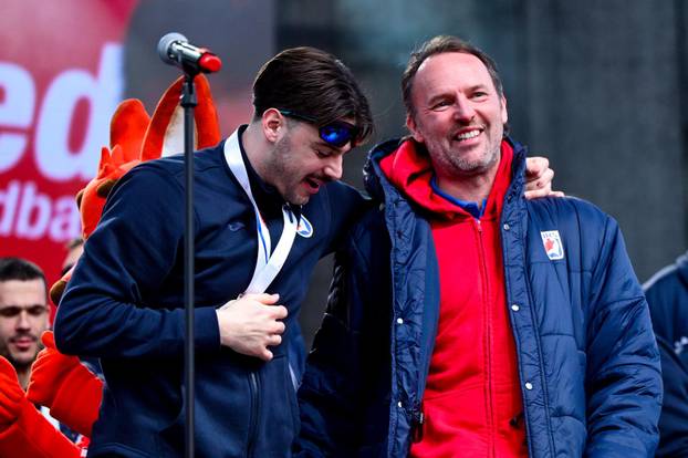 Zagreb: Hrvatska rukometna reprezentacija stigla na svečani doček na Trgu bana Josipa Jelačića