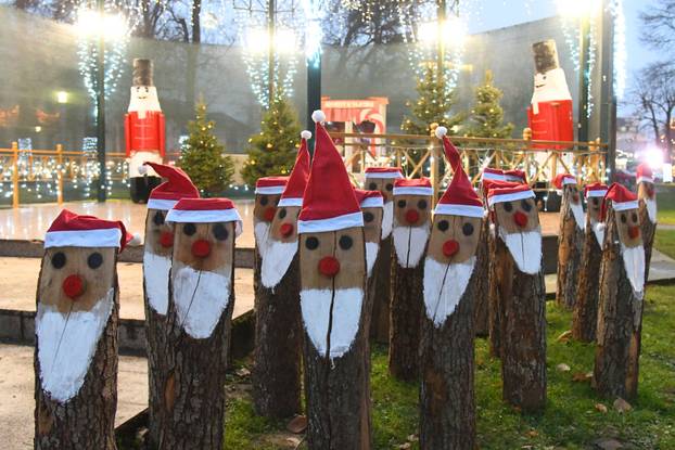 Božićni ugođaj na adventu u Slatini