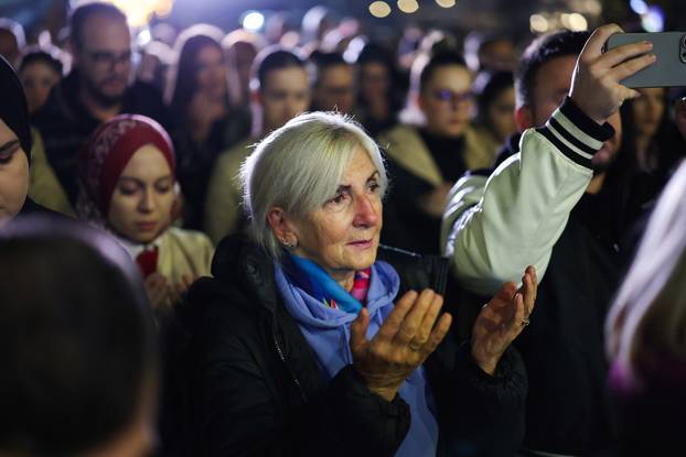 Suze i pjesma u Sarajevu u čast Halidu Bešliću 