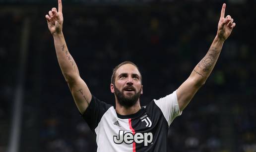 Higuain u suzama objavio kraj karijere: Sada ću igrati za gušt