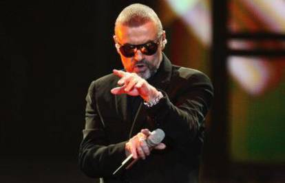 I George Michael se vraća: Mlati lovu i dok se odvikava