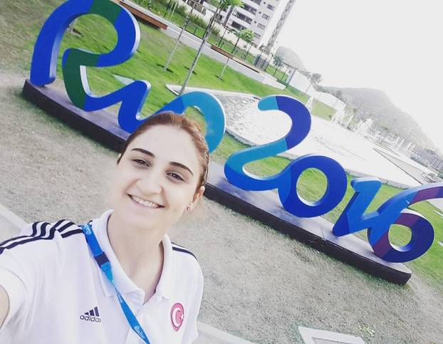 FOTO Trenerica u štiklama ruši barijere i ide u novu avanturu. Nazivaju je 'ženski Fatih Terim'