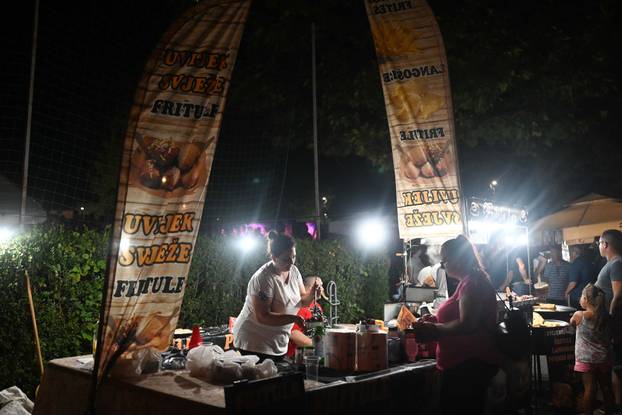 Koncert Maje Šuput na Danima krumpira u Hercegovcu