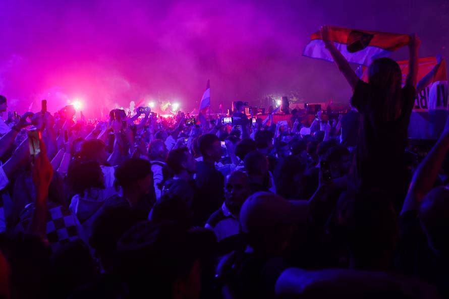 Obožavatelji na velikom koncertu Marka Perkovića Thompsona u Sinju