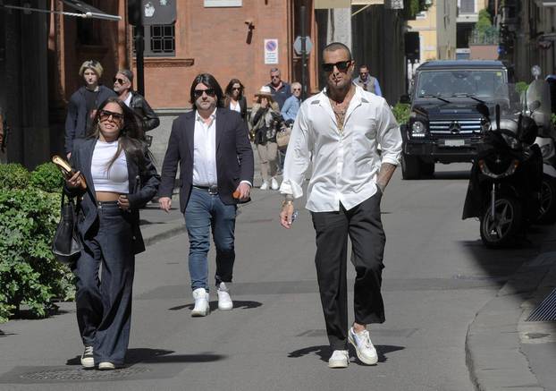 Milano: Fabrizio Corona s Carolinom i prijeteljem u centru grada