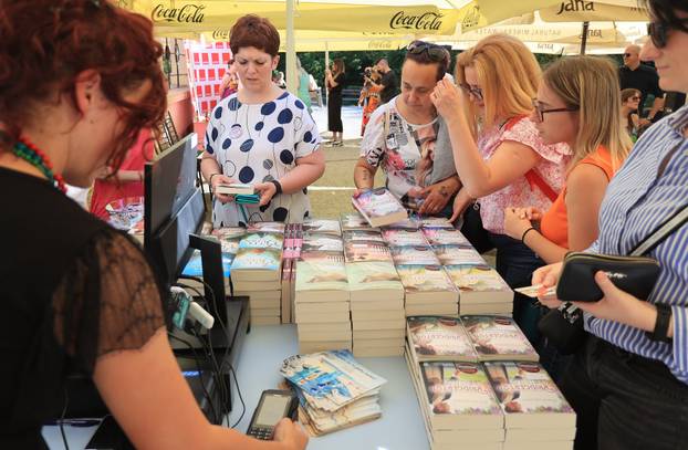 Zagreb: Promocija knjiga iz serijala Bridgerton i susret s autoricom Juliom Quinn