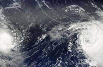NASA objavila satelitsku snimku "očiju" uragana 
