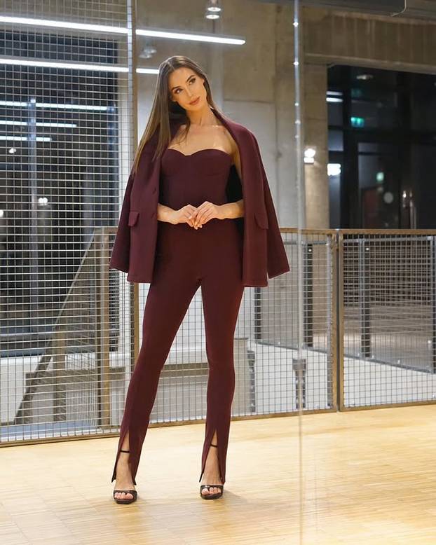 FOTO Ima božansku ljepotu! Ovo je žena koju zovu Afroditom