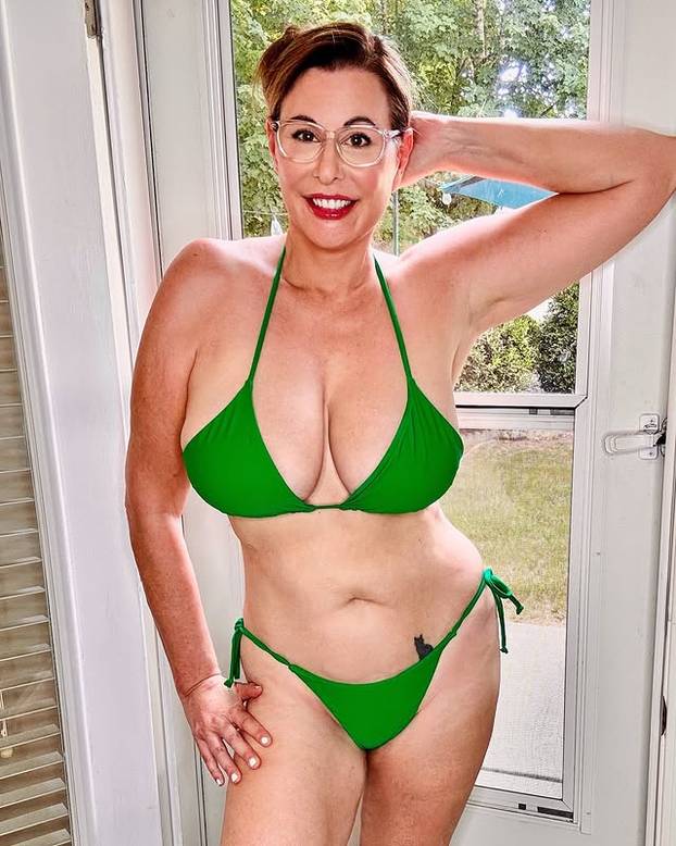 FOTO Bujna i iskusna: S 18 su mi govorili da sam debela, a s 58 godina sam 'bomba'