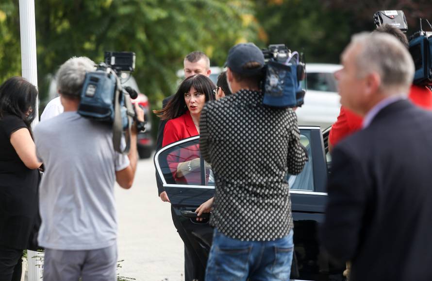 Fuchs preuzeo ministarstvo: Ne mogu vam sad reći što će biti na jesen, imamo dva-tri scenarija