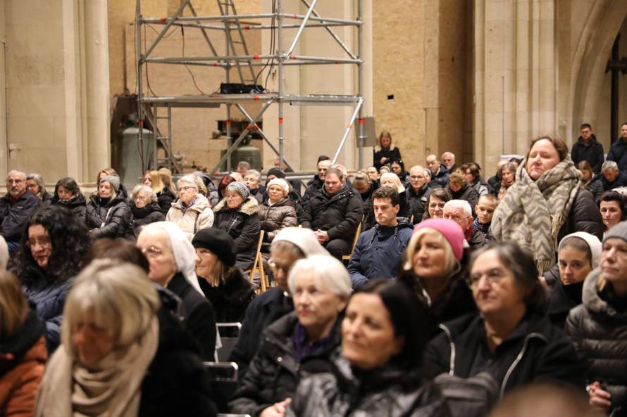 FOTO Prva zornica u obnovljenoj Zagrebačkoj katedrali
