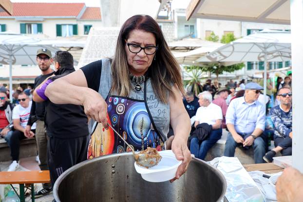 Kaštel Kambelovac: Održana tradicionalna Fešta o boba