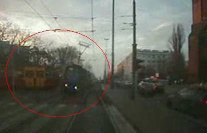 Nadzorna kamera snimila sudar dvaju tramvaja