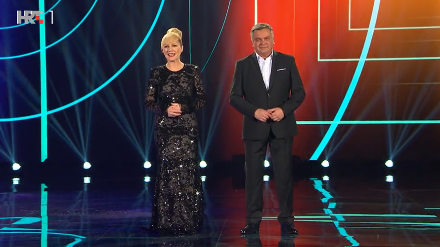 ANKETA Barbara Kolar ponovno promijenila dvije haljine na Dori, koja joj je bolje stajala?